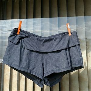 Lululemon Running shorts sz 6 gray